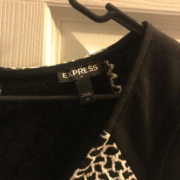 Dress - Picture 3 of 3